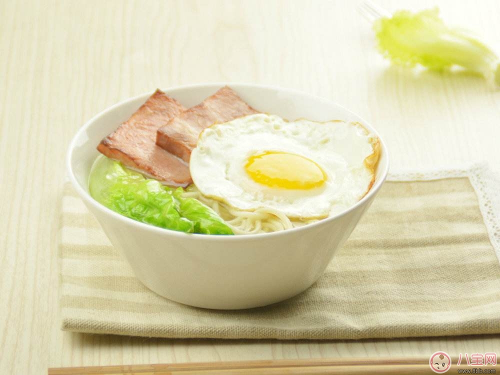 什么會引起寶寶濕疹 哺乳期寶寶濕疹媽媽怎么吃比較好 什么會引起寶寶濕疹 哺乳期寶寶濕疹媽媽怎么吃比較好