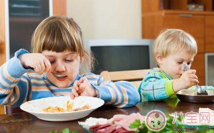 怎么看孩子是不是積食了 寶寶積食了怎么處理 怎么看孩子是不是積食了 寶寶積食了怎么處理
