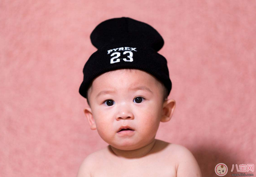 從哪些細(xì)節(jié)可以看出來孩子的視力不好 孩子一出生看不清楚人是真的嗎