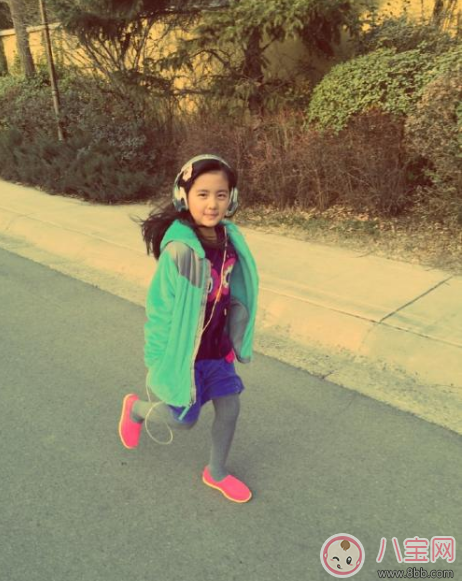 孩子學(xué)走路是不是越早越好 過(guò)早的走路對(duì)孩子有什么影響