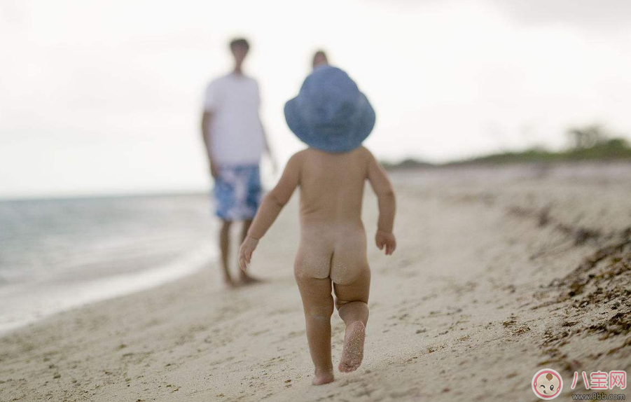 孩子學(xué)走路是不是越早越好 過(guò)早的走路對(duì)孩子有什么影響