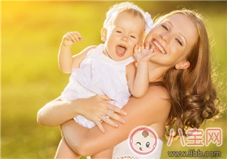 寶寶脖子紅疹是衣服刺激引起的嗎 寶寶有紅疹居家如何護理 寶寶脖子紅疹是衣服刺激引起的嗎 寶寶有紅疹居家如何護理