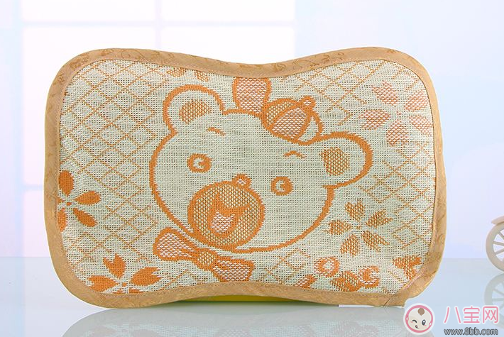 孩子頭型睡扁了可以用枕頭嗎 孩子怎么睡出漂亮的頭型 孩子頭型睡扁了可以用枕頭嗎 孩子怎么睡出漂亮的頭型
