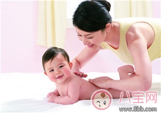 如何照顧新生兒的臍帶 什么情況應該帶寶寶就醫治療