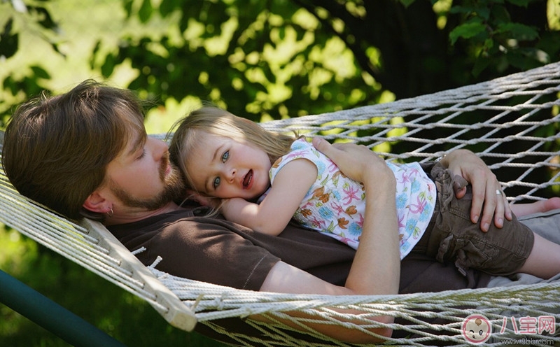 敏感父母育兒有哪些優(yōu)點(diǎn) 敏感父母如何避免情緒化教育孩子 敏感父母育兒有哪些優(yōu)點(diǎn) 敏感父母如何避免情緒化教育孩子