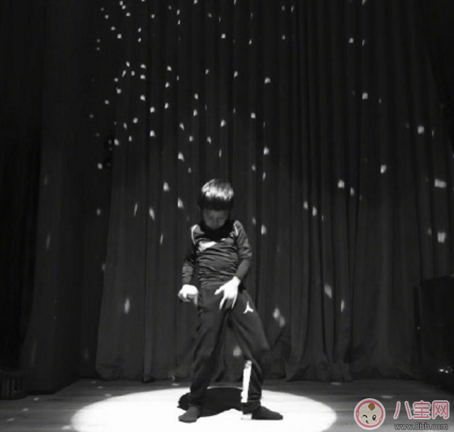 孫儷兒子等等的舞蹈照 孫儷兒子跳的是什么舞