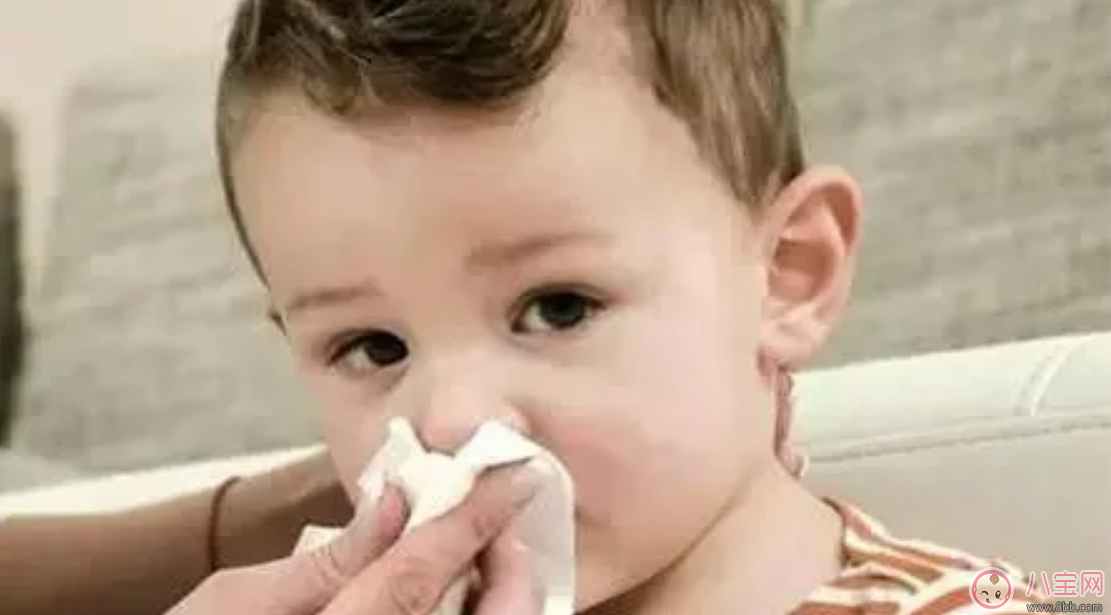 經常給孩子掏耳朵好不好 給孩子使用耳機會影響聽力嗎 經常給孩子掏耳朵好不好 給孩子使用耳機會影響聽力嗎