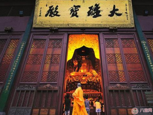 孩子出生要拜佛燒香祈福嗎 剛出生的寶寶能去寺廟上香嗎