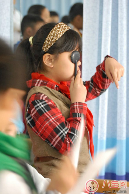 孩子出生腦袋很大正常嗎 怎么知道孩子的發育是否正常