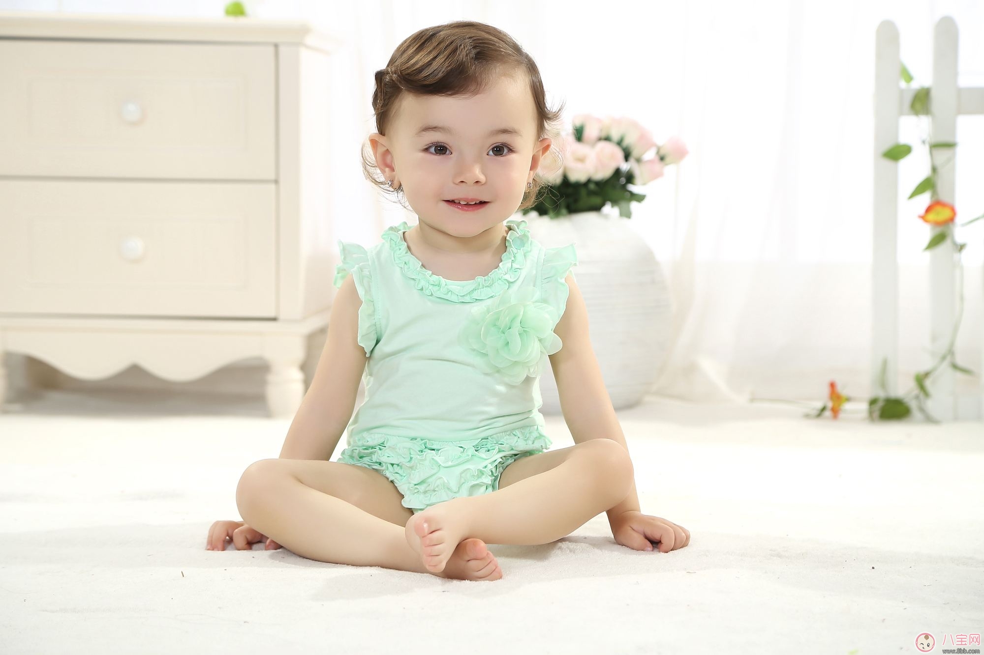 2歲的孩子性格害羞內(nèi)向怎么辦 家長如何正確教育內(nèi)向孩子