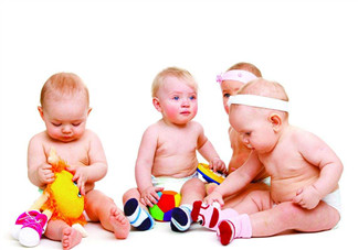 2歲的孩子性格害羞內向怎么辦 家長如何正確教育內向孩子