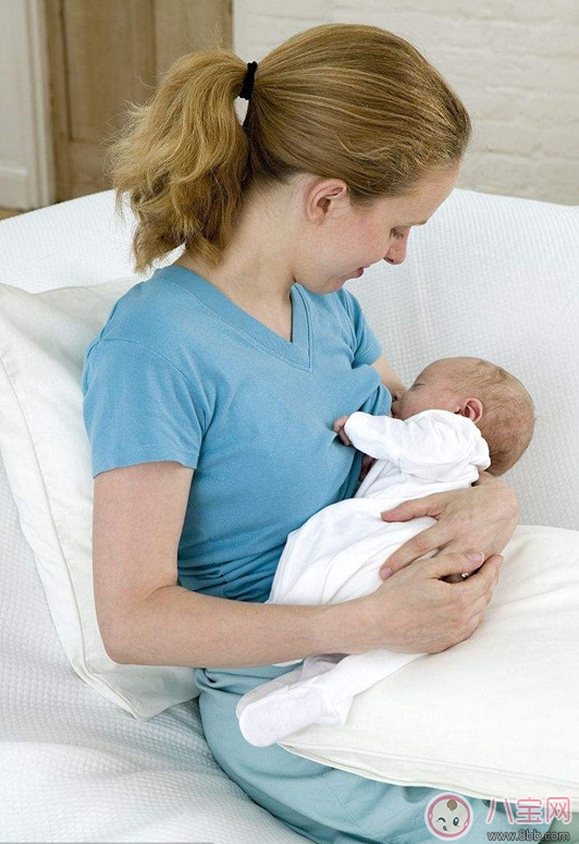 哺乳期發燒是泌乳熱還是乳腺炎 泌乳熱和乳腺炎有什么區別 哺乳期發燒是泌乳熱還是乳腺炎 泌乳熱和乳腺炎有什么區別