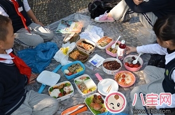 小學(xué)生秋游要帶些什么吃的 除吃得外還需要準(zhǔn)備什么叮囑孩子什么
