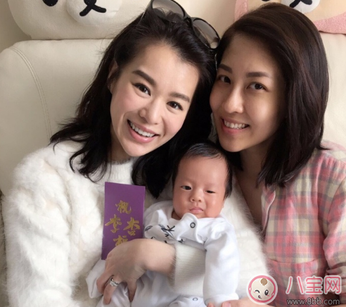 胡杏兒曬的雷冬至公子是誰的寶寶 陳敏之的雷冬至寶寶多大了什么時(shí)候出生的 胡杏兒曬的雷冬至公子是誰的寶寶 陳敏之的雷冬至寶寶多大了什么時(shí)候出生的