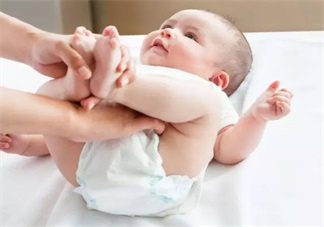 孩子一天沒拉臭臭了正常嗎 孩子便秘了是不是要立即看醫(yī)生