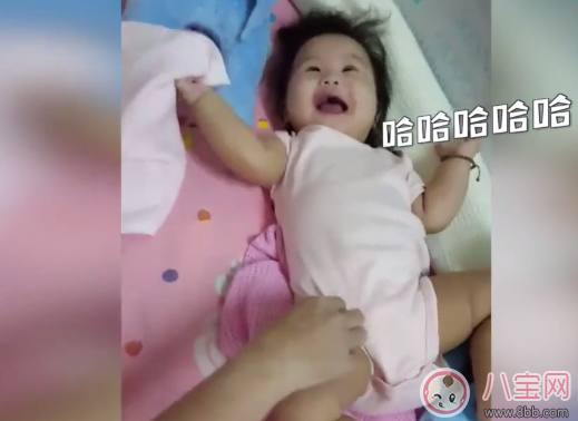 為什么小寶寶更喜歡媽媽撫摸 為什么寶寶媽媽一碰就笑爸爸一碰秒嚴肅