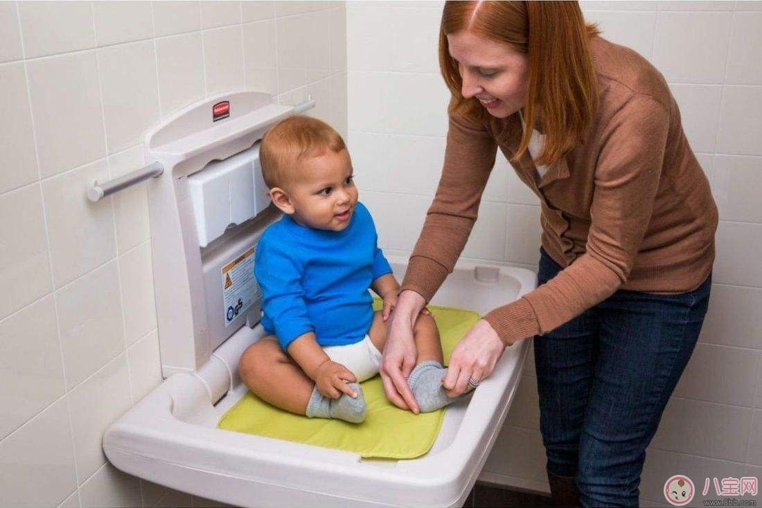 寶寶換季常見肌膚問題有哪些 什么是寶寶適用的清潔護(hù)膚品 寶寶換季常見肌膚問題有哪些 什么是寶寶適用的清潔護(hù)膚品