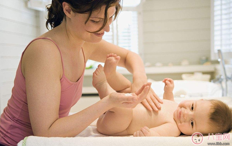 寶寶換季常見肌膚問題有哪些 什么是寶寶適用的清潔護(hù)膚品 寶寶換季常見肌膚問題有哪些 什么是寶寶適用的清潔護(hù)膚品