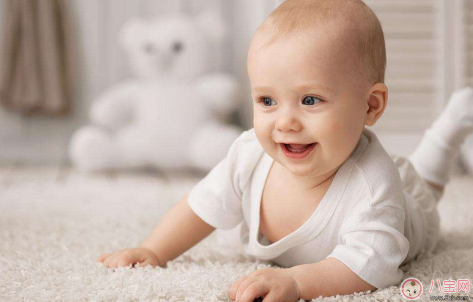 寶寶三個(gè)月還不會(huì)趴正常嗎 寶寶趴多久合適 寶寶三個(gè)月還不會(huì)趴正常嗎 寶寶趴多久合適