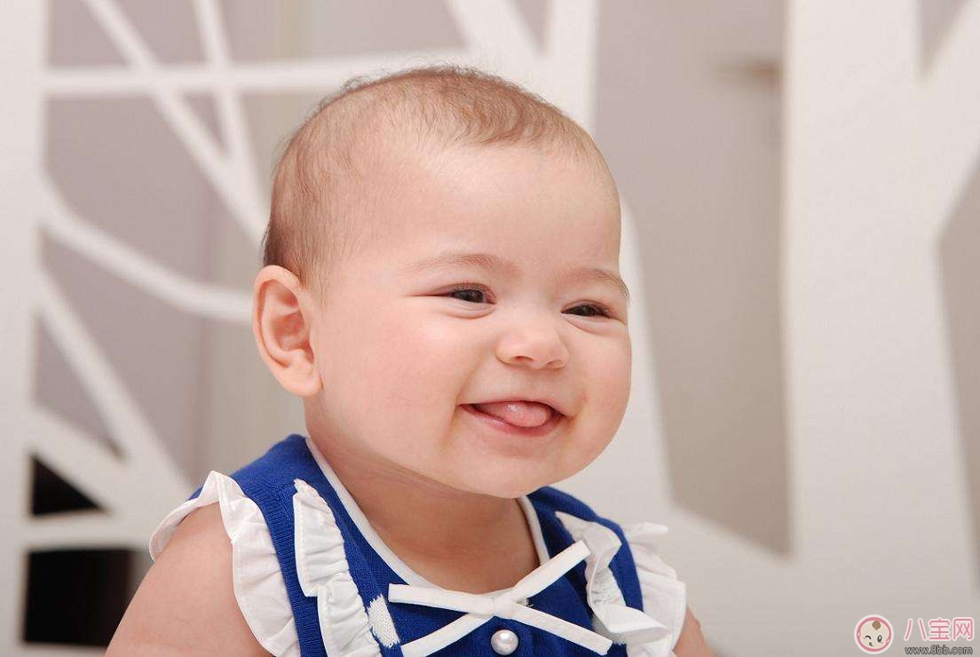 如何幫助嬰兒學(xué)爬行 怎么教寶寶爬行