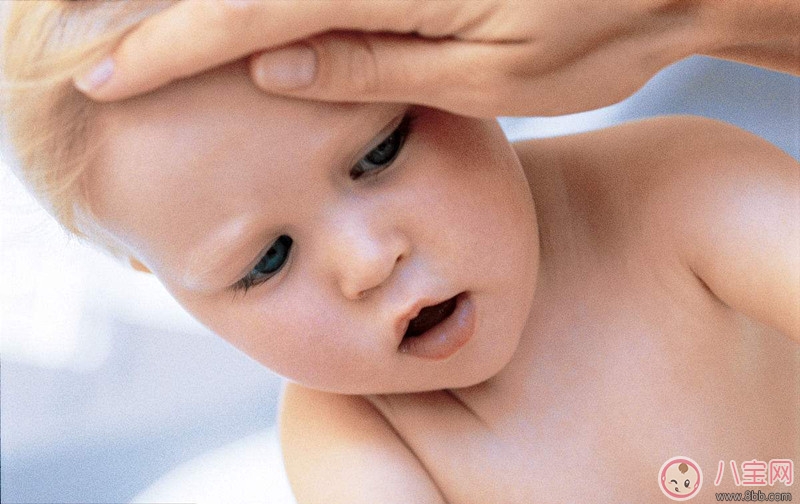 嬰兒長牙會發燒嗎 幼兒乳齒生長時間是什么時候 嬰兒長牙會發燒嗎 幼兒乳齒生長時間是什么時候