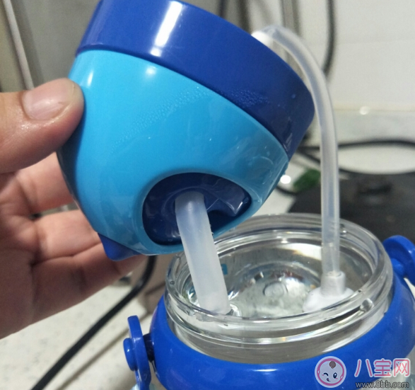 寶寶上學喝水學飲杯什么牌子好 五個小卡車寶寶學飲杯怎么樣