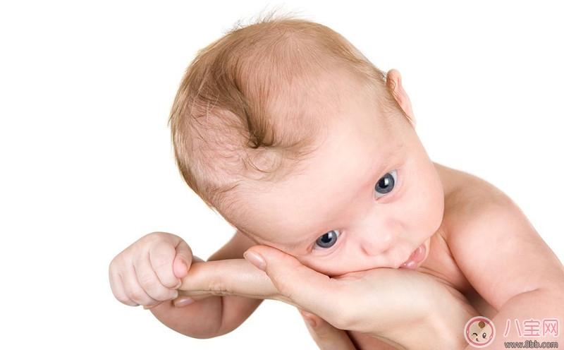 嬰兒五官如何護理 怎么給寶寶進行臉部清潔