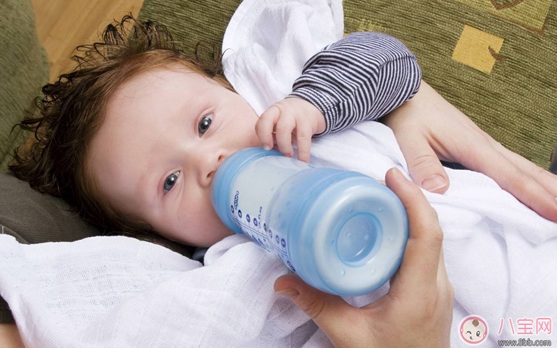 幼兒疾病脫水時該怎么辦 寶寶可以喝蜂蜜水和運動飲料嗎 幼兒疾病脫水時該怎么辦 寶寶可以喝蜂蜜水和運動飲料嗎