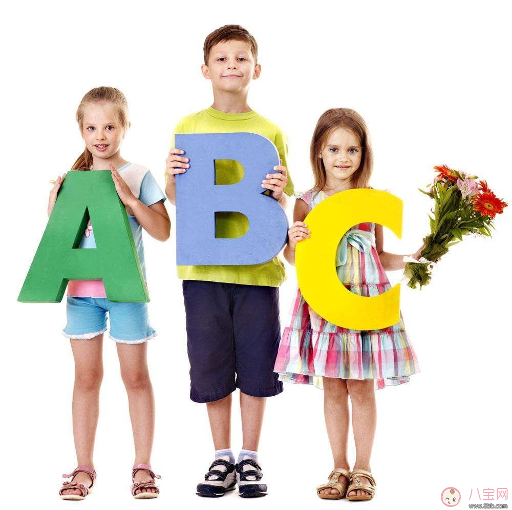 7歲童撞倒3歲童為什么為家長點贊 孩子犯錯家長應該如何處理 7歲童撞倒3歲童為什么為家長點贊 孩子犯錯家長應該如何處理