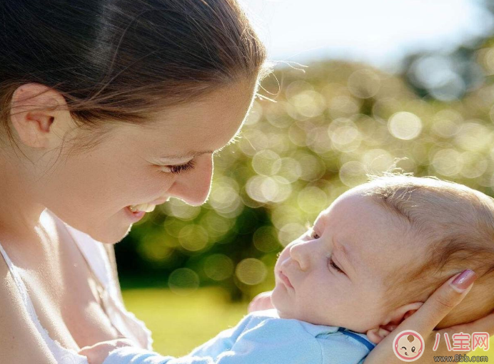 冬季寶寶出游需要帶什么東西 寶寶出游必備物品清單 冬季寶寶出游需要帶什么東西 寶寶出游必備物品清單