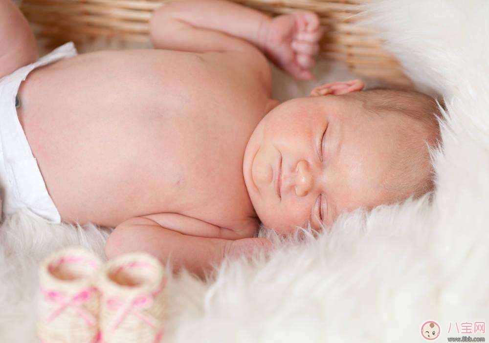 寶寶冬天穿什么睡覺 寶寶冬天可以用嬰兒睡袋嗎