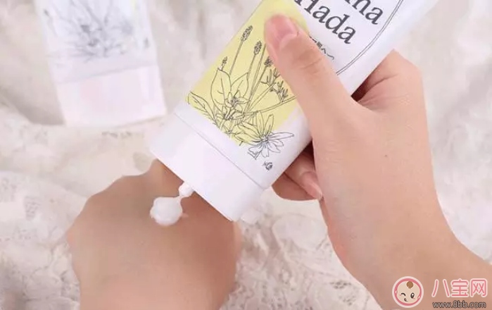 產后胸部下垂變形怎么辦 日本Mama Hada胸部護理霜怎么樣