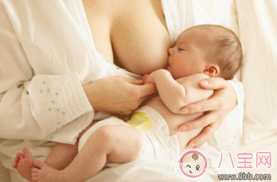 寶寶吃奶咬的乳頭疼怎么辦 新生兒喝母乳老咬奶頭解決辦法 寶寶吃奶咬的乳頭疼怎么辦 新生兒喝母乳老咬奶頭解決辦法