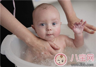 小孩天冷不愛洗澡怎么辦 如何幫寶寶洗澡不感冒