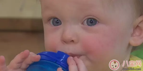 寶寶太胖要喝低脂奶粉嗎 寶寶胖跟奶粉有關系嗎