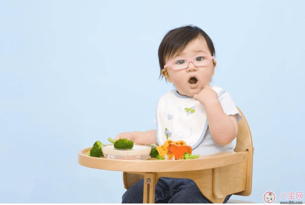 寶寶下巴有小疙瘩是痤瘡嗎 寶寶的痤瘡會持續多久 寶寶下巴有小疙瘩是痤瘡嗎 寶寶的痤瘡會持續多久