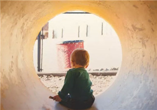 嬰兒4個月自閉癥表現有哪些 4個月-2歲寶寶自閉癥的早期表現