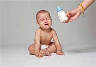 怎么幫寶寶度過(guò)厭奶期 孩子厭奶期可以轉(zhuǎn)奶嗎