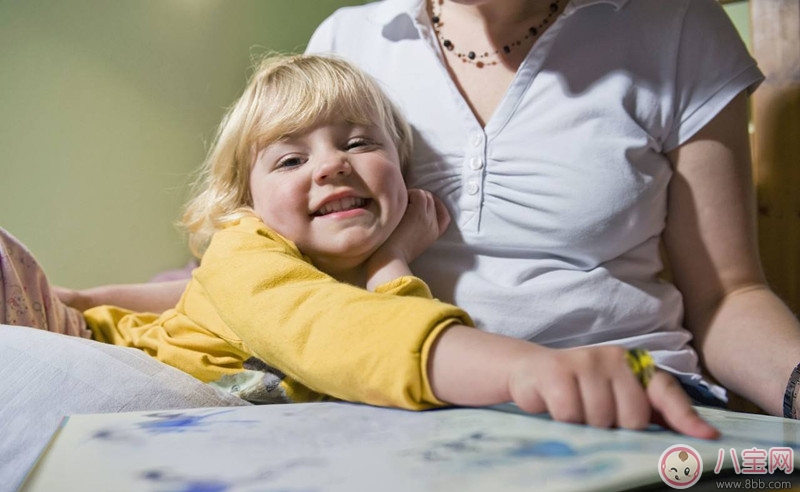 怎么選擇合適的睡前故事 如何給孩子睡前說故事