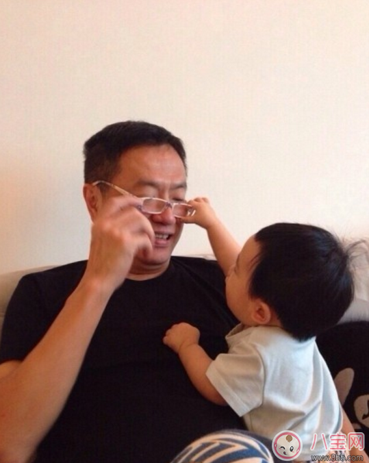 Jasper嬰兒時期照片有哪些 Jasper聰明懂事是遺傳嗎