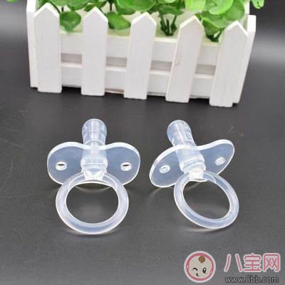 新生兒能不能用安撫奶嘴 安撫奶嘴什么時候用最好 新生兒能不能用安撫奶嘴 安撫奶嘴什么時候用最好