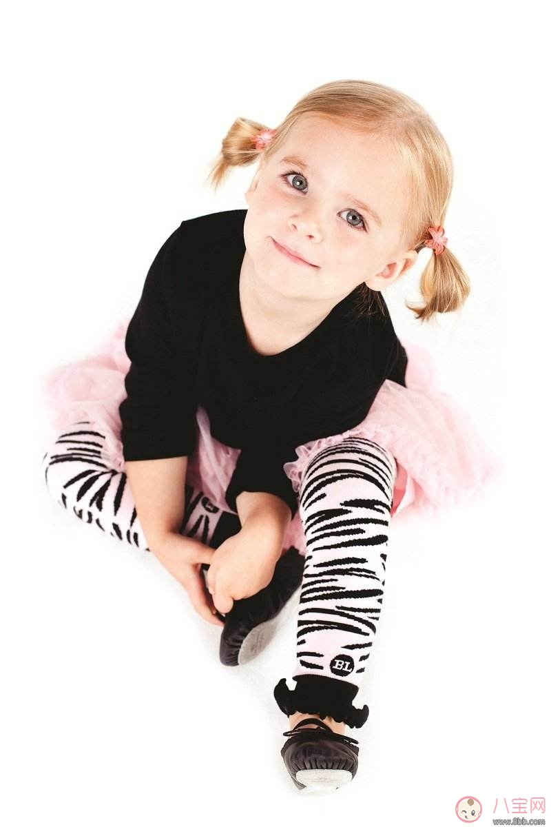 怎么給嬰幼兒挑選衣服 冬季如何給寶寶穿衣 怎么給嬰幼兒挑選衣服 冬季如何給寶寶穿衣