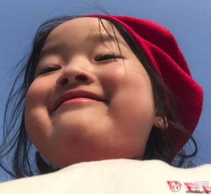 權律二媽媽是中國人還是韓國人 權律二媽媽爸爸資料照片家庭條件怎么樣