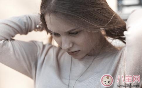 女性產后脫發嚴重怎么回事 如何治療脫發 女性產后脫發嚴重怎么回事 如何治療脫發