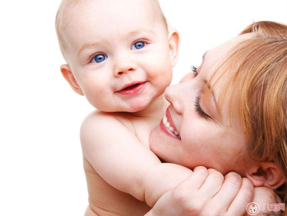 晚上寶寶好動怎么辦 晚上怎么哄寶寶睡覺