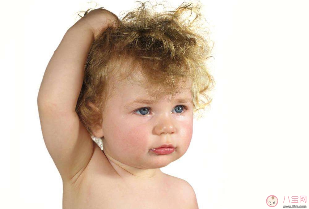 寶寶剃光頭頭發(fā)會(huì)變濃密嗎 為什么張梓琳沒(méi)有給女兒剃禿頭 寶寶剃光頭頭發(fā)會(huì)變濃密嗎 為什么張梓琳沒(méi)有給女兒剃禿頭