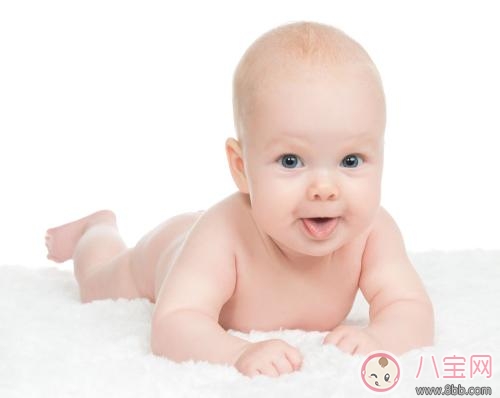 寶寶舌頭白是奶漬還是生病 如何從寶寶舌頭看出健康問題