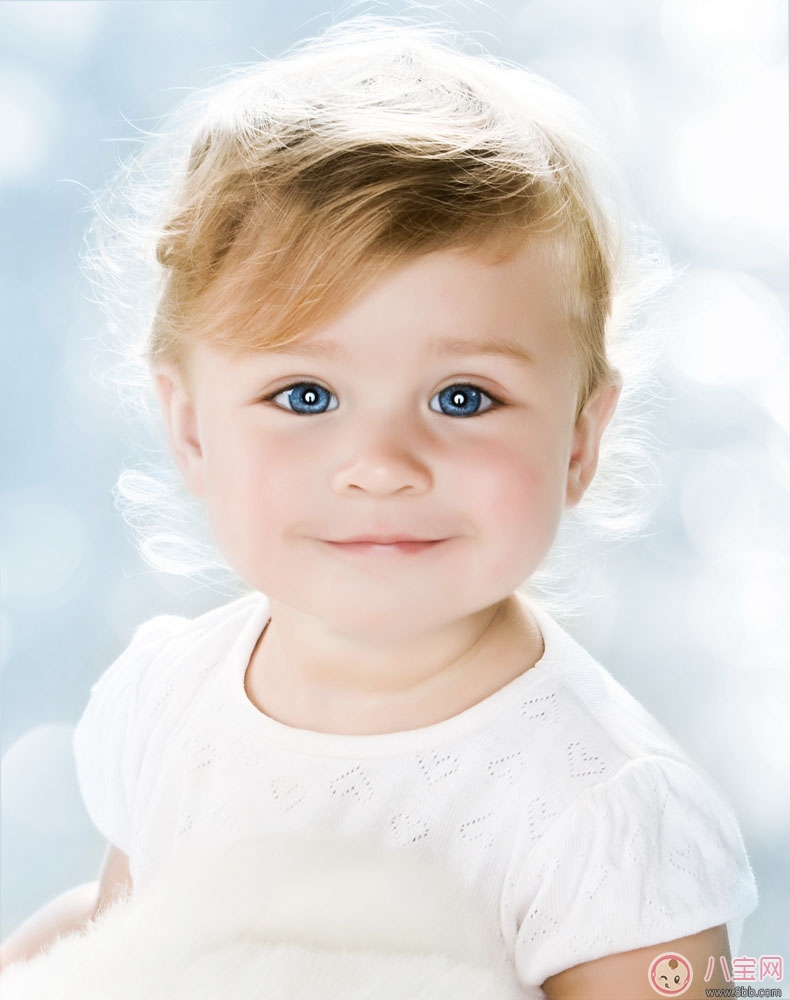 寶寶舌頭白是奶漬還是生病 如何從寶寶舌頭看出健康問題