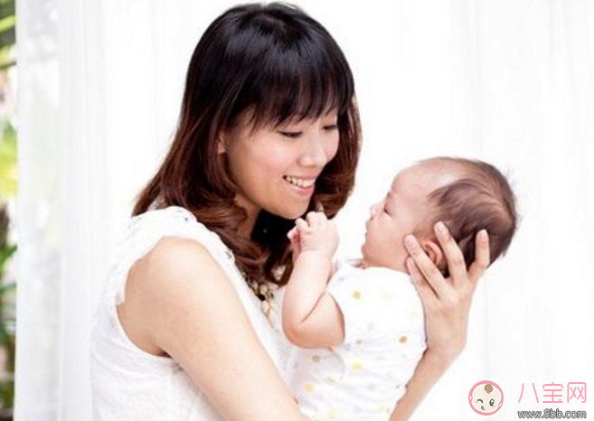 寶寶半夜發燒的說說媽媽心情感概 寶寶半夜發燒媽媽心疼發朋友圈說說