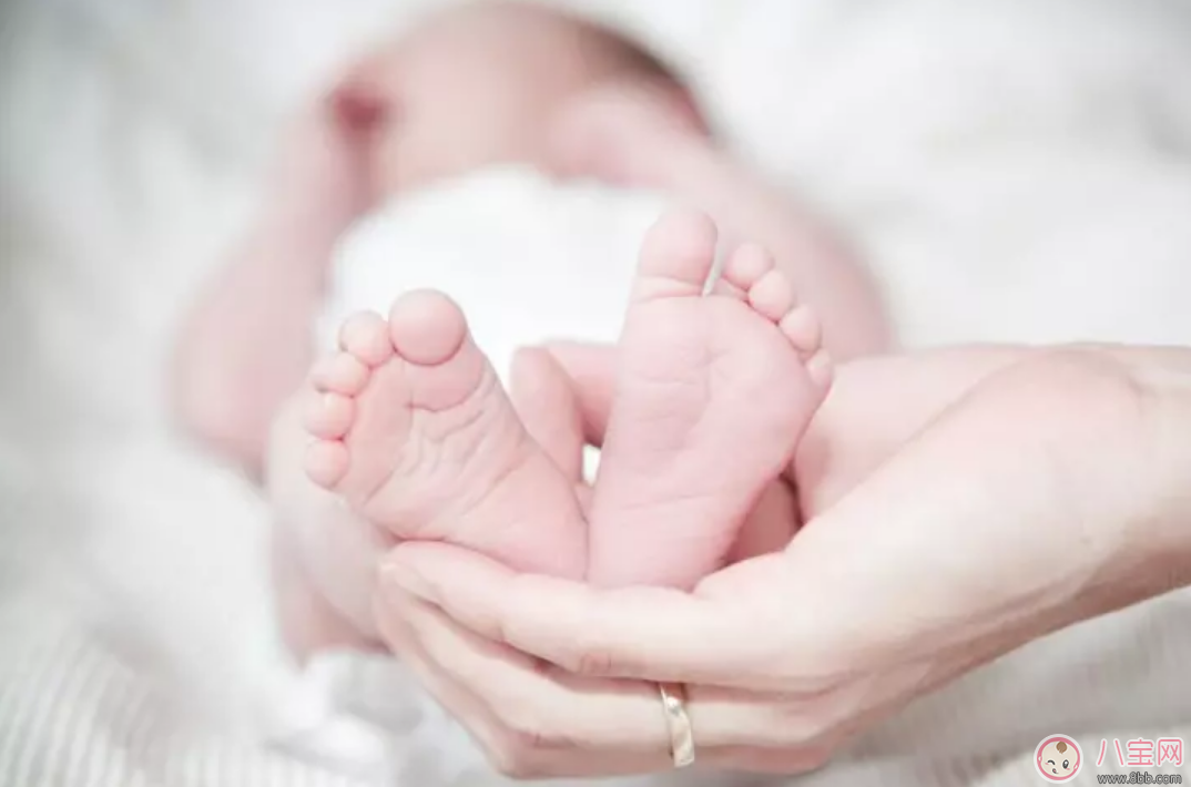 能用牛奶給寶寶喂藥嗎 如何給寶寶喂藥